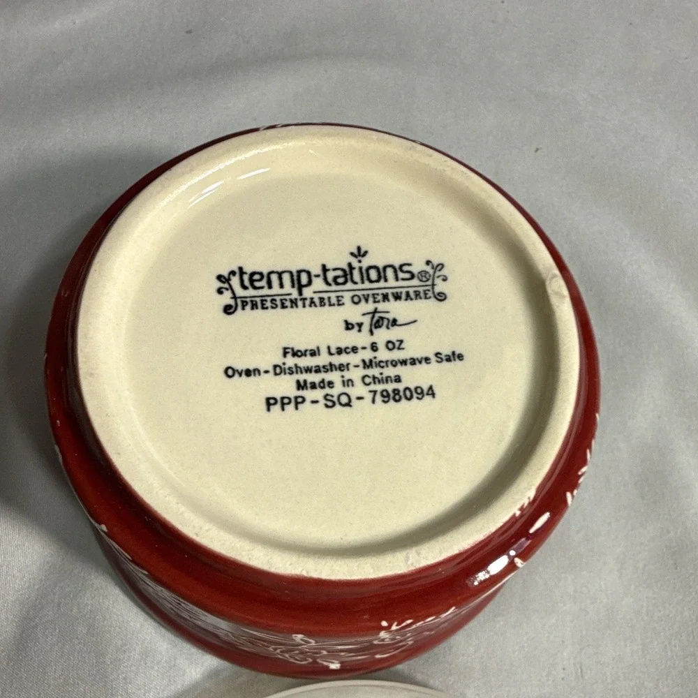 Temp-tations Floral Lace Cranberry Red Round Serving Bowl Baker w/ Plastic Lid